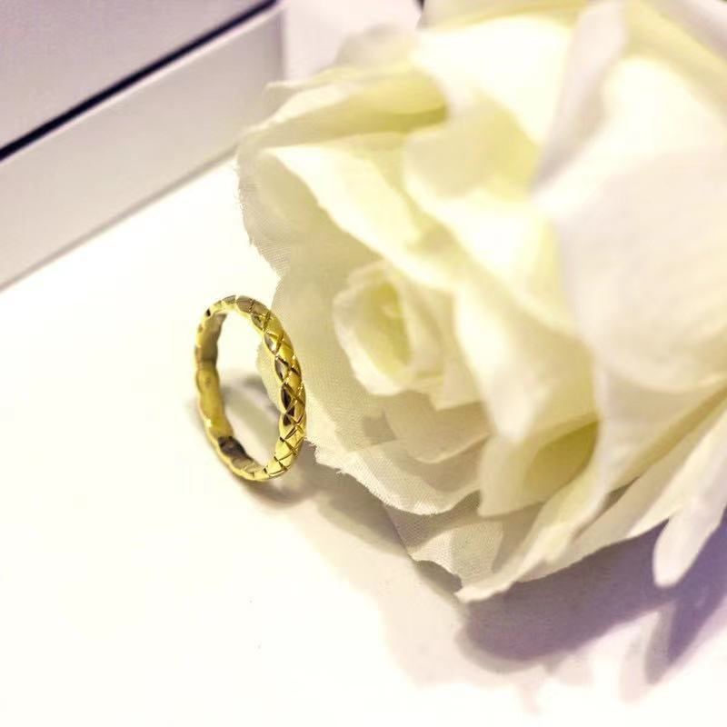 18k Gold Rhombus Ring Small Fragrance Ring